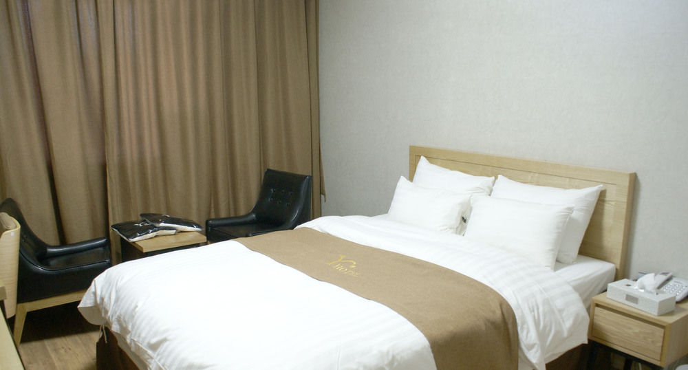 Y Ocean Hotel Йосу Екстер'єр фото
