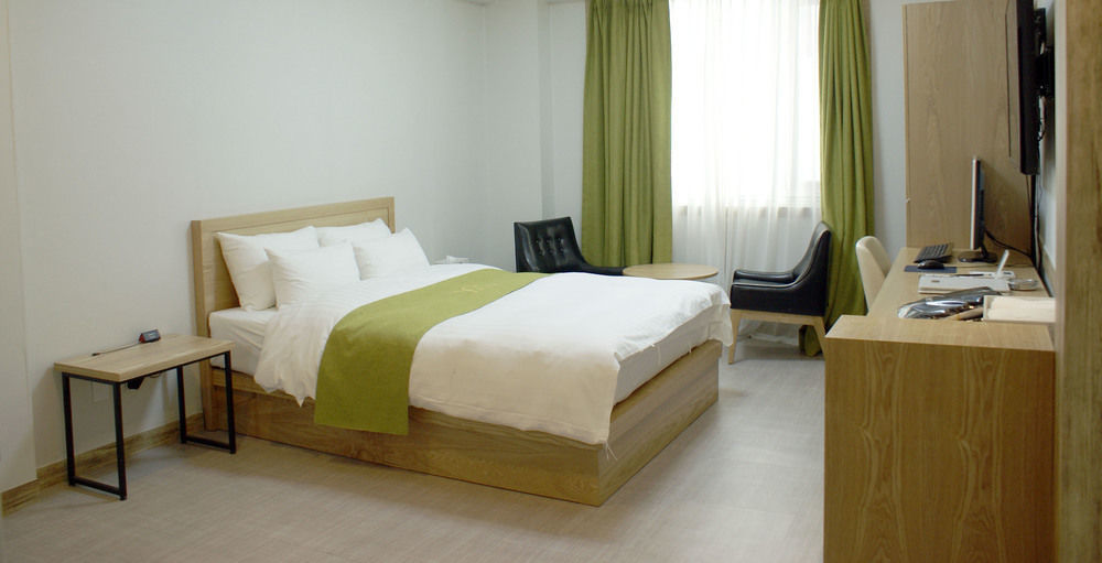 Y Ocean Hotel Йосу Екстер'єр фото