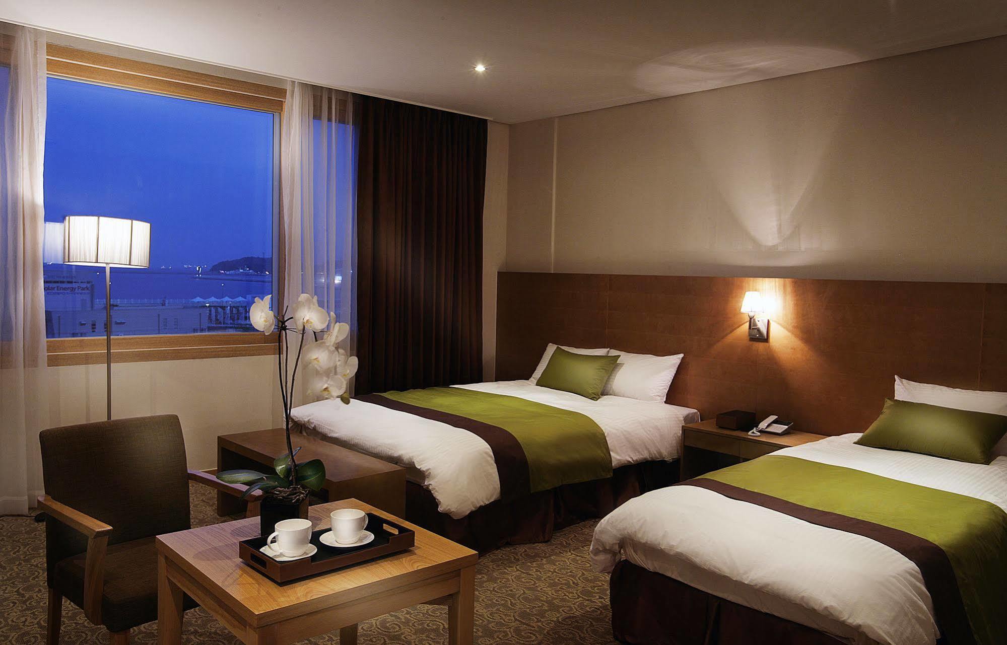 Y Ocean Hotel Йосу Екстер'єр фото