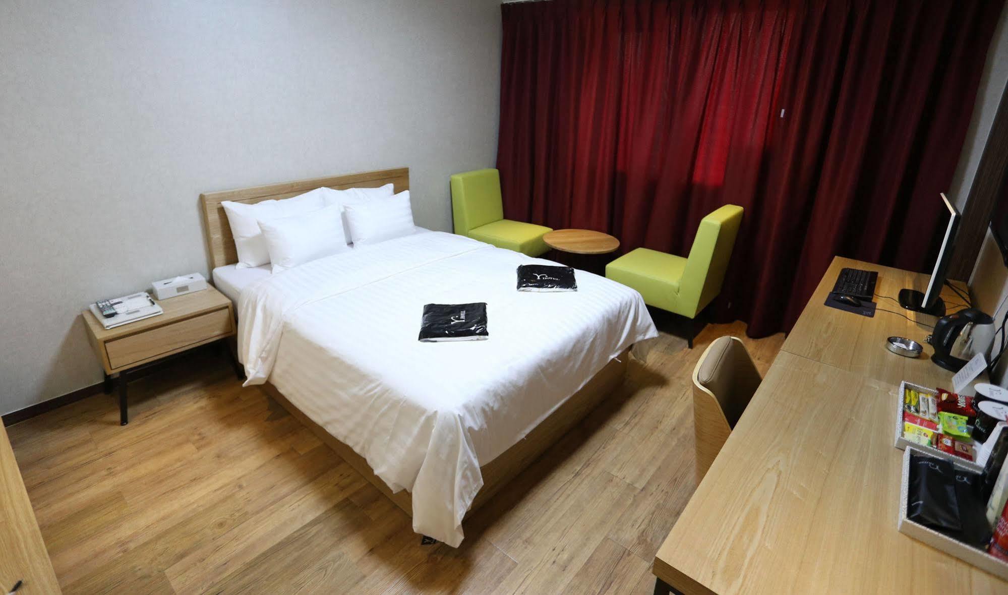 Y Ocean Hotel Йосу Екстер'єр фото